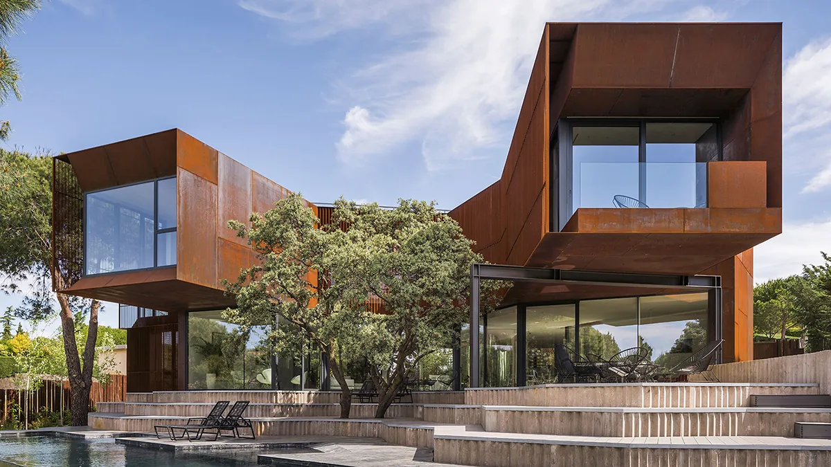 Fachadas de casas modernas de acero Corten en Madrid.